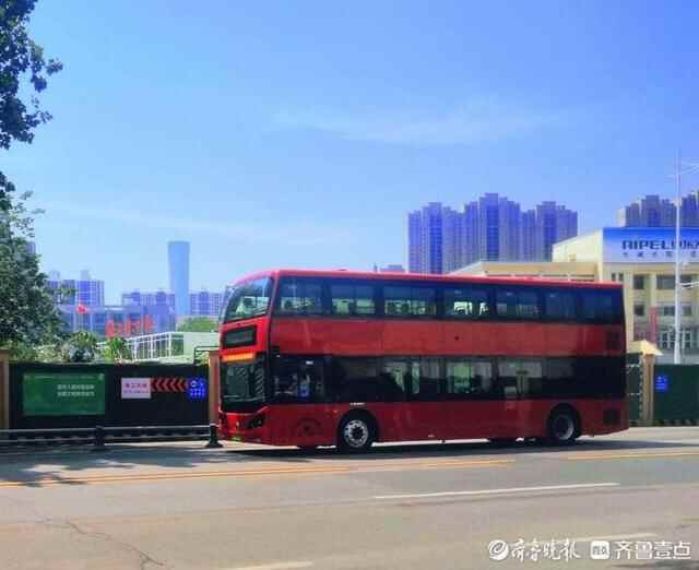 即将正式运营！济南双层公交沿经十路试车，可能跑这两条线路