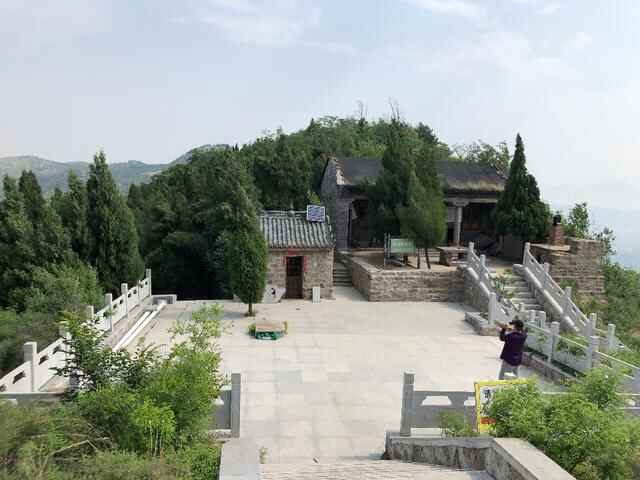 济南长清的这座山地处“齐鲁咽喉”，被称为泰山的姊妹山