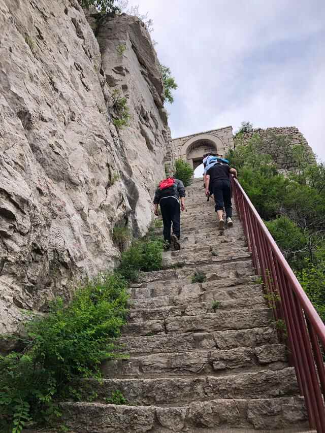 济南长清的这座山地处“齐鲁咽喉”，被称为泰山的姊妹山