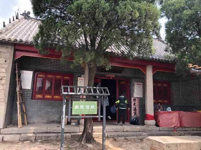 济南长清的这座山地处“齐鲁咽喉”，被称为泰山的姊妹山