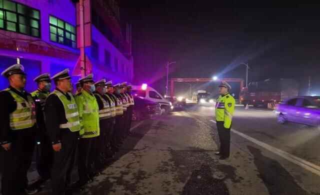 严查货车重点违法！东阿、平阴两地交警开展联合整治