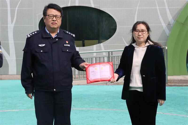济南市天桥区滨河幼儿园防暴力侵害应急演练