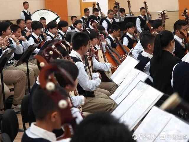 济南历城二中两百人的大型乐团，艺术水准已达省中学生顶级水平