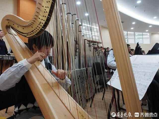 济南历城二中两百人的大型乐团，艺术水准已达省中学生顶级水平