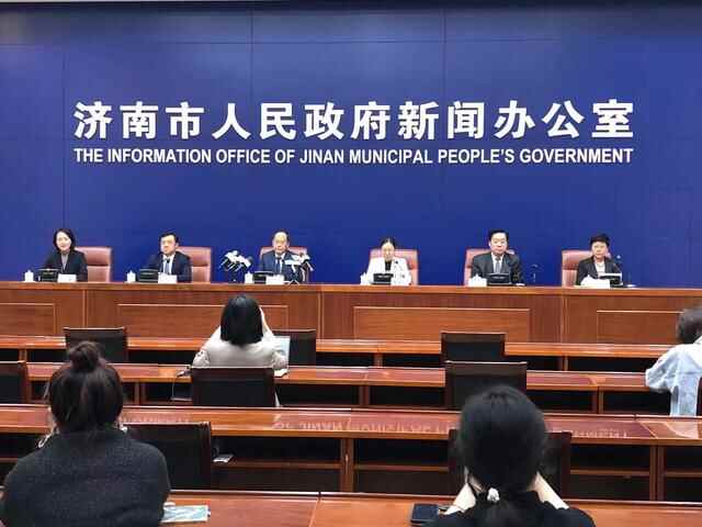 济南重点区域内原有小超市、肉菜店可继续营业，经营人员封闭管理