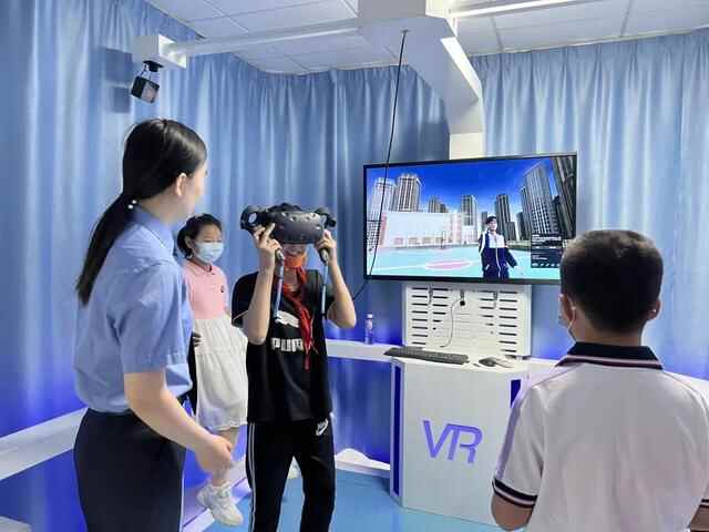 携手落实两法，共护祖国未来——章丘区**举行未成年人检察开放日活动