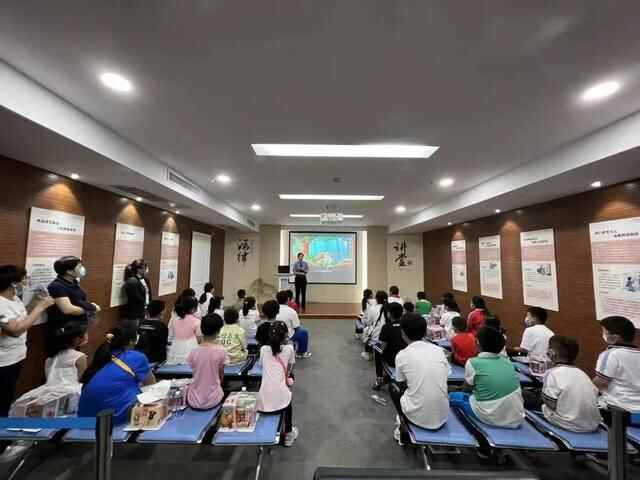 携手落实两法，共护祖国未来——章丘区**举行未成年人检察开放日活动
