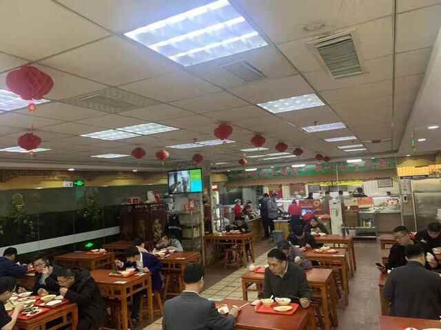 堂食恢复接近100%！一夜之间，济南各大商场又成“吃货圣地”