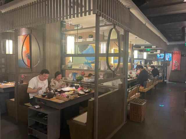 堂食恢复接近100%！一夜之间，济南各大商场又成“吃货圣地”