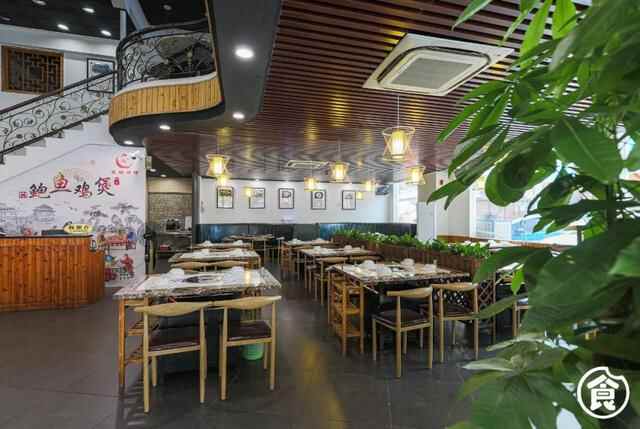 红爆东莞天桥底的「惹味煲」来惠州了，日排100+桌一位难求
