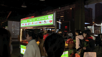 藏在小寨天桥下的美食天堂，人均10块，不用排队