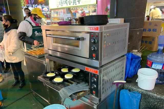 藏在小寨天桥下的美食天堂，人均10块，不用排队