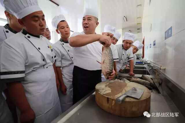 「名厨进军营」北陆的**兵有口福啦，一大波诱人美食袭来