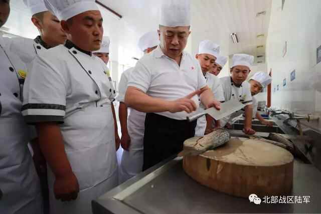 「名厨进军营」北陆的**兵有口福啦，一大波诱人美食袭来