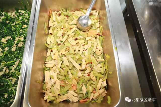 「名厨进军营」北陆的**兵有口福啦，一大波诱人美食袭来