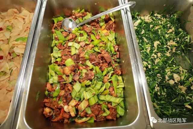 「名厨进军营」北陆的**兵有口福啦，一大波诱人美食袭来