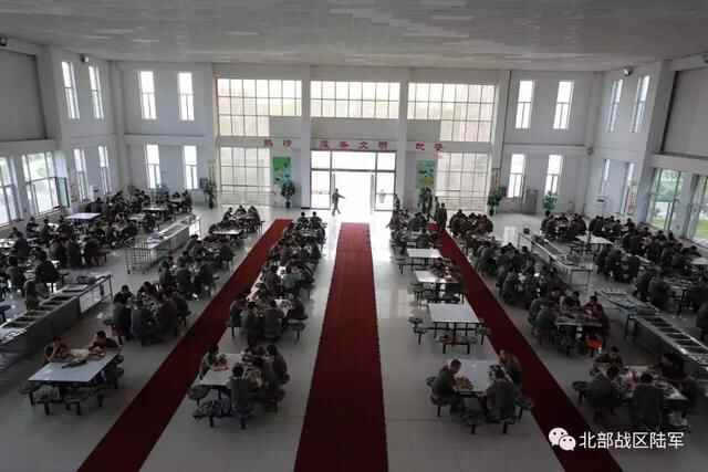 「名厨进军营」北陆的**兵有口福啦，一大波诱人美食袭来