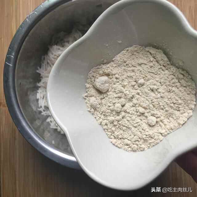 这种丸子你一定没吃过，玫瑰做馅，梨做皮，流传至今已是百年名吃