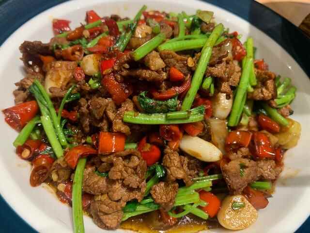 济南这家高逼格的湘菜馆，人均才几十，每道菜能干掉三碗米饭