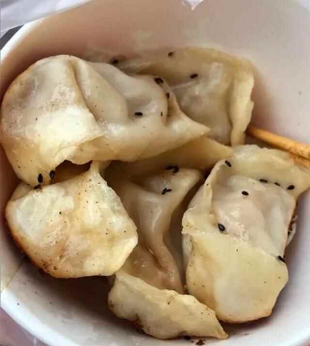 历城路这家近四十载老上海锅贴，究竟有多好吃每天都食客排长队？