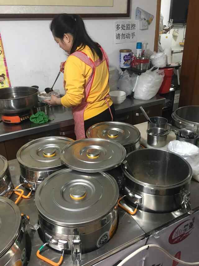 济南七里堡小区里的两大美食，看着朴素，但确实好吃