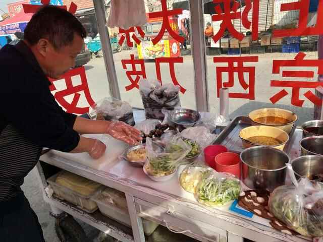 商河最好吃的路边小吃，生意火爆，5元一份，一天收入600元