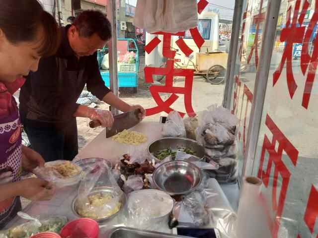 商河最好吃的路边小吃，生意火爆，5元一份，一天收入600元