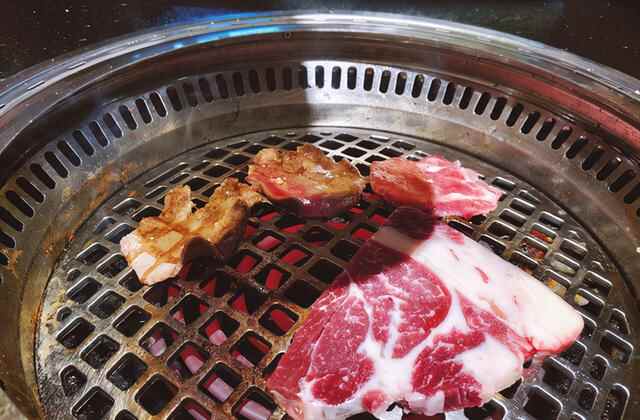烤肉包榴莲？！济南排名第一的真香烤肉来了