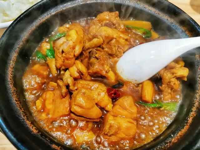 我要把你裹进把子肉、黄焖鸡、油旋…里，因为我是浪漫的济南人