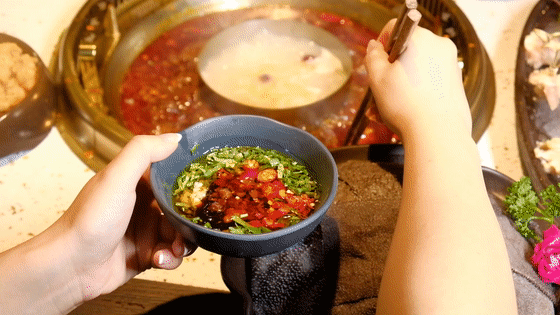我要把你裹进把子肉、黄焖鸡、油旋…里，因为我是浪漫的济南人
