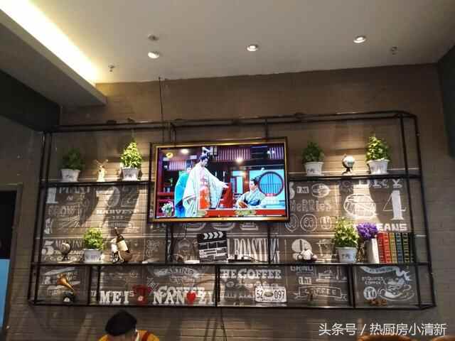 济南长清商业街附近竟然美食“泛滥”，令吃货们趋之若鹜！