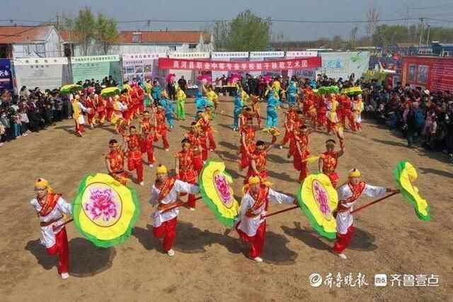 洁白的梨花、特色的小吃，商河梨花节上好热闹