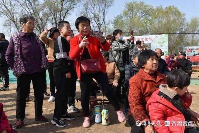 洁白的梨花、特色的小吃，商河梨花节上好热闹