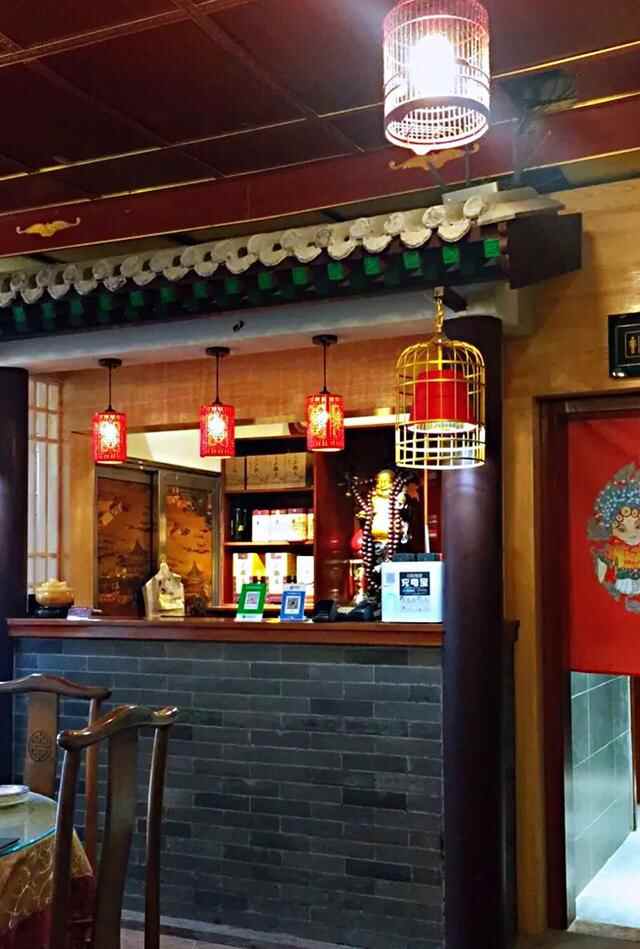 这家京菜馆离德云社，天桥剧场，自然博物馆都不远，量大经济实惠