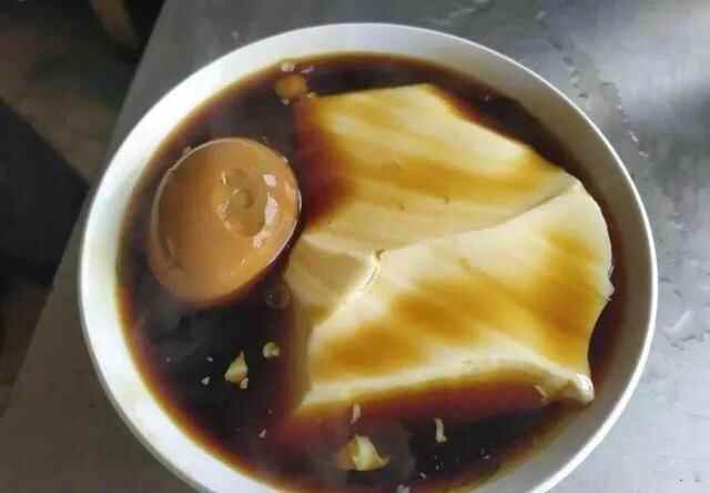 盘点济南地区特产美食:芙蓉街的店家，卖济南本地小吃的也不多。