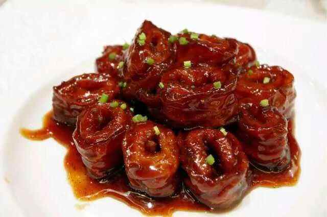 盘点济南地区特产美食:芙蓉街的店家，卖济南本地小吃的也不多。