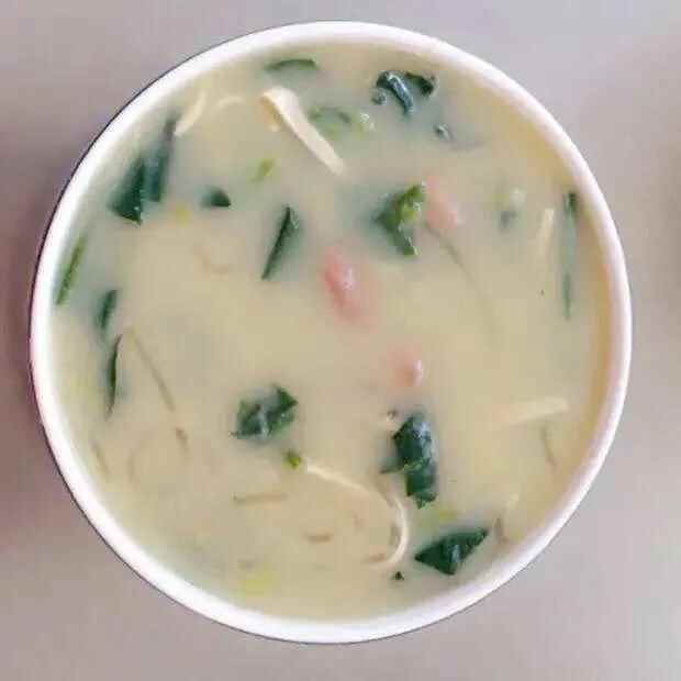 盘点济南地区特产美食:芙蓉街的店家，卖济南本地小吃的也不多。