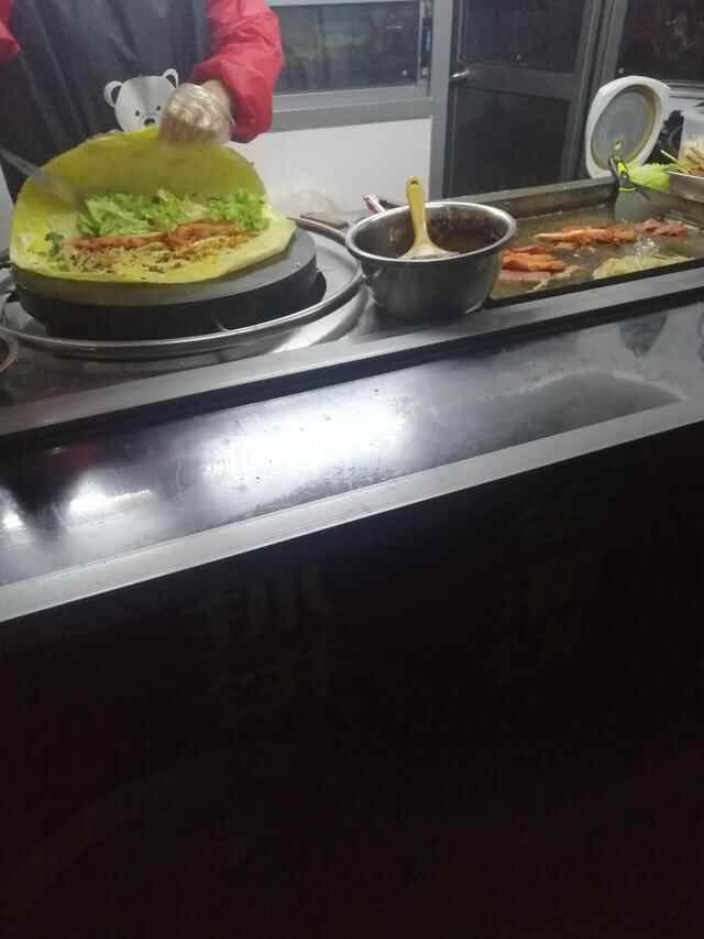 盘点济南地区特产美食:芙蓉街的店家，卖济南本地小吃的也不多。