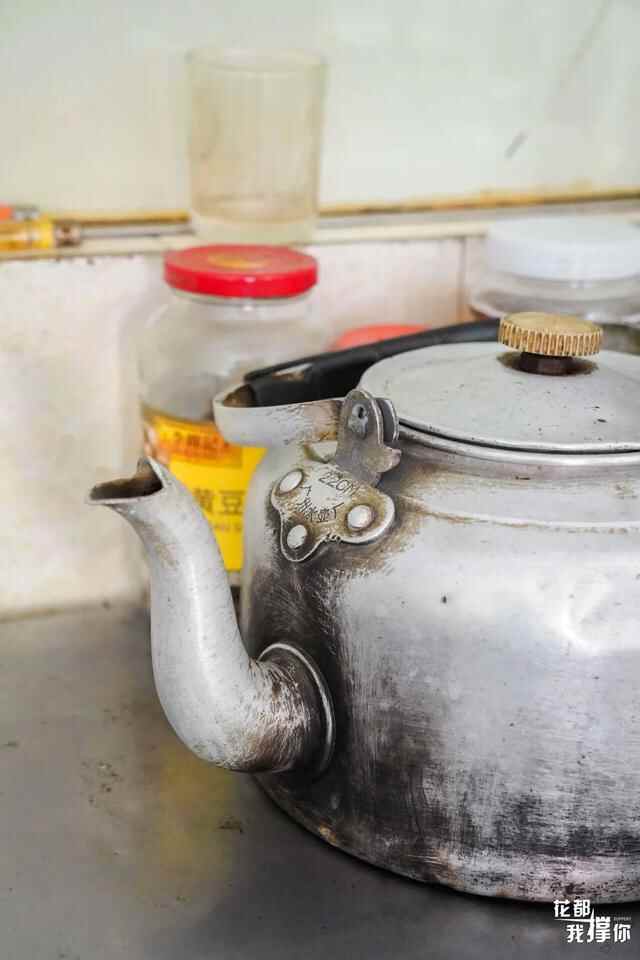 真材实料！这碗藏在天桥下的「云吞面」，食足11年都唔厌