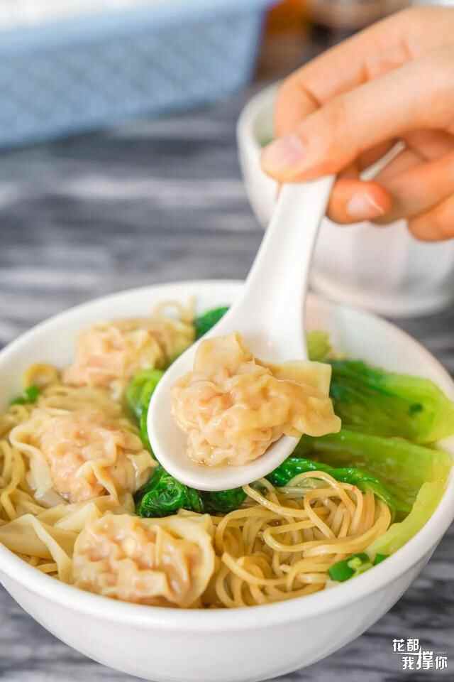 真材实料！这碗藏在天桥下的「云吞面」，食足11年都唔厌