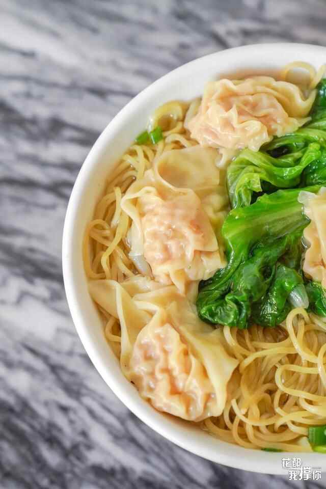 真材实料！这碗藏在天桥下的「云吞面」，食足11年都唔厌