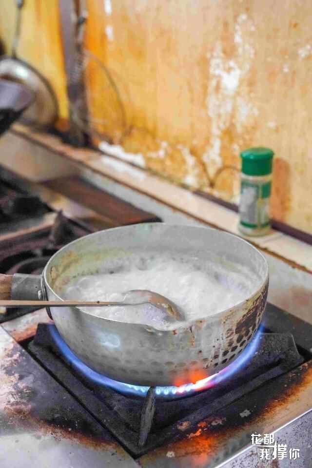 真材实料！这碗藏在天桥下的「云吞面」，食足11年都唔厌