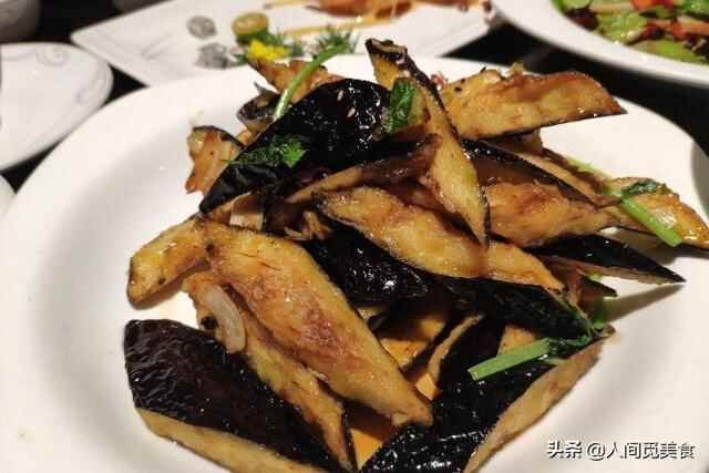 济南火了22年的鲁菜馆，爆炒腰花涨到了78元，等1小时也值了