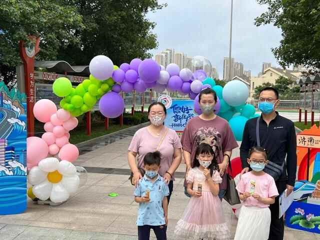 崂山区各小学招生现场确认，暖心相迎送上满满仪式感