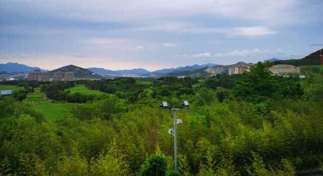 青山绿水崂山边，宜业宜居之空间