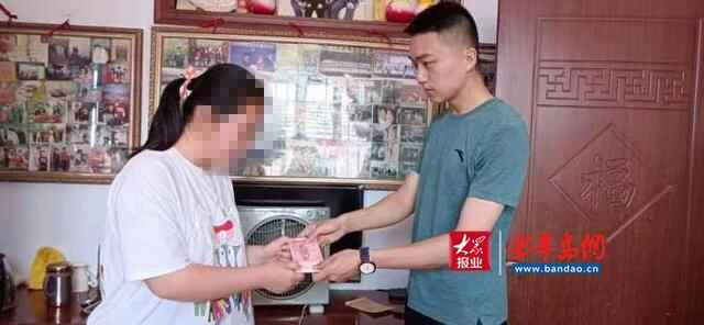 胶州铺集：90后战士连续三年捐助孤儿上学