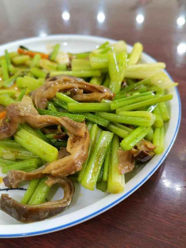 2022.07.09 崂山渔港品味正宗的海鲜和鲁菜