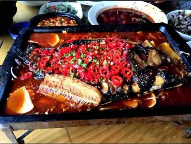 在李沧，有一条满足吃货欲望的美食街！