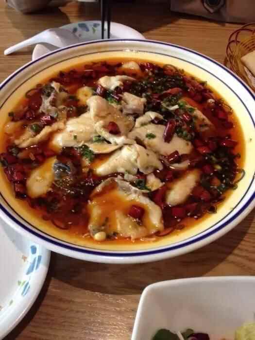 在李沧，有一条满足吃货欲望的美食街！