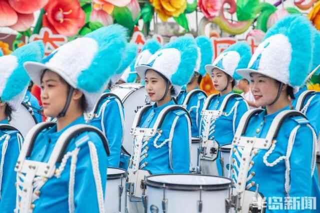 美酒美食任君享，花海华灯尽情赏！金沙滩啤酒城开城，开启24天“欢动”模式